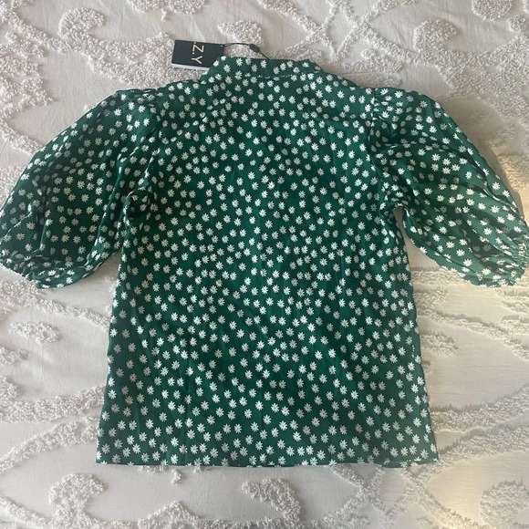 Green Flower Printed Button Up Blouse - Picture 4 of 4